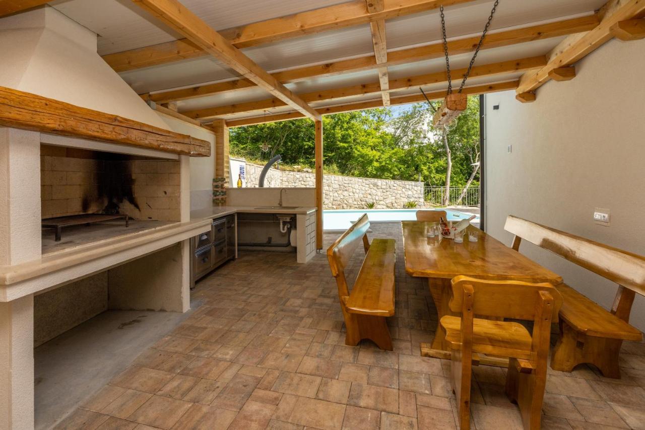 Villa Antani With Heated Pool, Sauna & Jacuzzi Crikvenica Ngoại thất bức ảnh